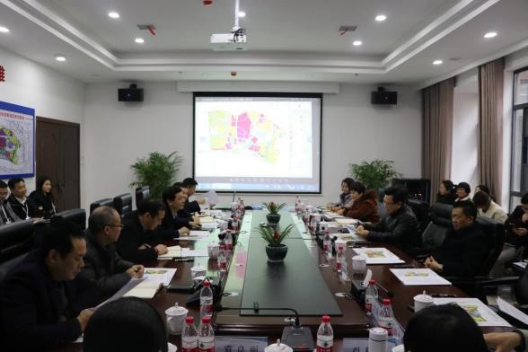 市政府副市长谭可敏一行赴清水塘投资集团调研