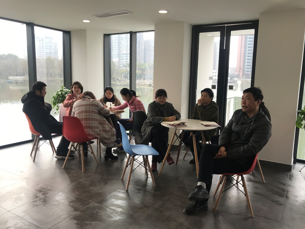 开展党日活动  启动头脑风暴  维护建宁驿站  党员建言献策
