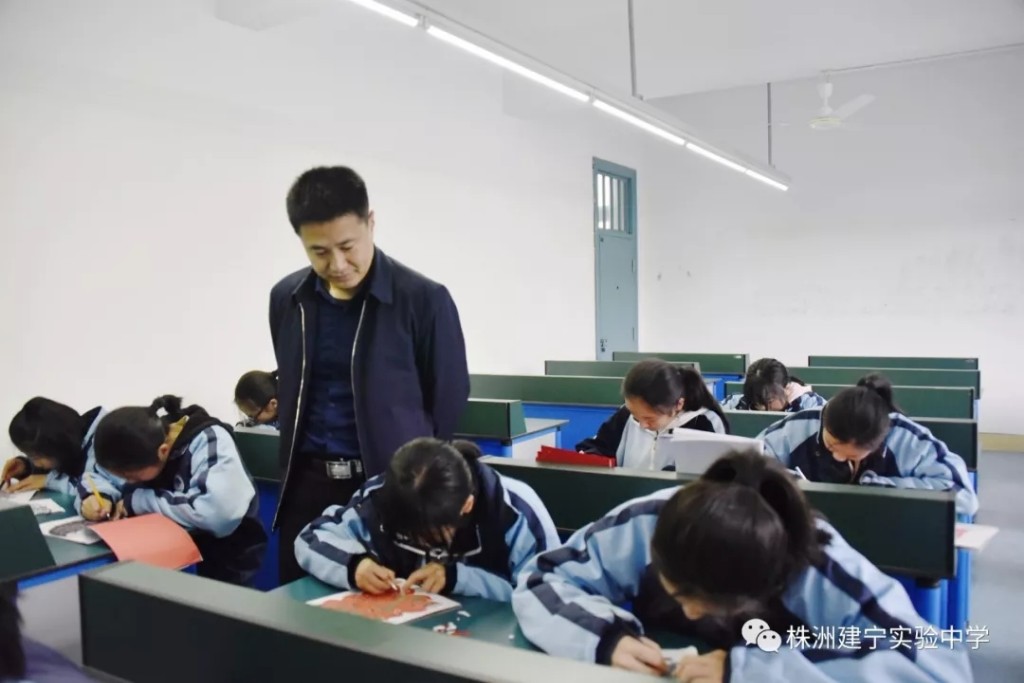 建宁科技节 ——现场竞技显风采，建宁学子惊艳“创意三月”！