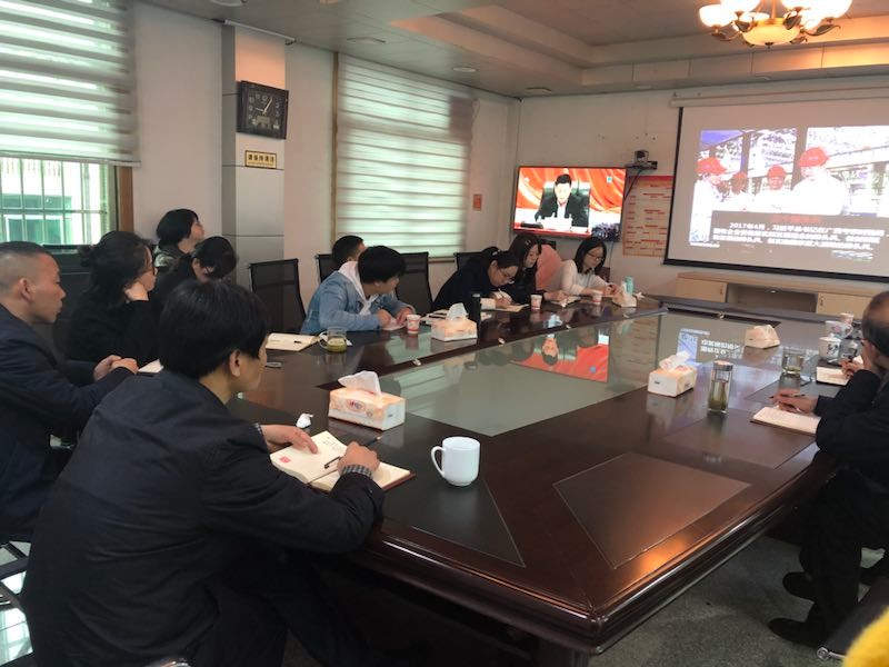 渌口区审计局组织观看审计署第十期“审计大讲堂”视频会议