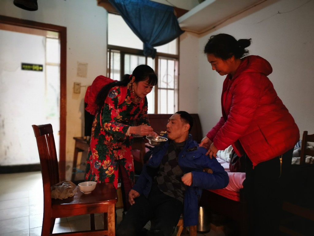 “我是雷锋家乡人  湖湘文化送春风” 芦淞区文化志愿服务活动走进星光敬老院