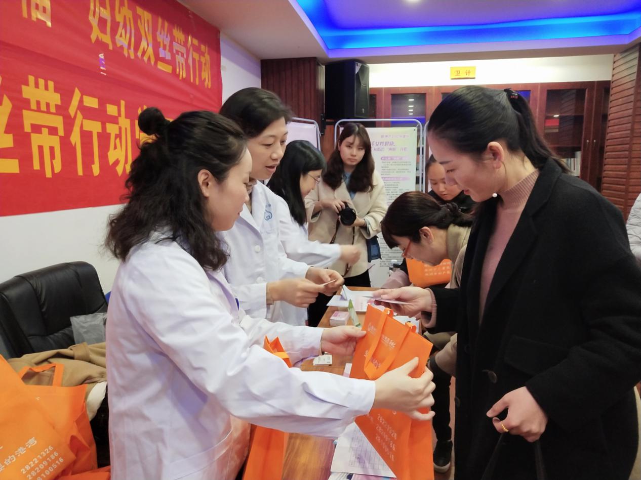 芦淞区："两癌"筛查进市场 妇女关爱显温情