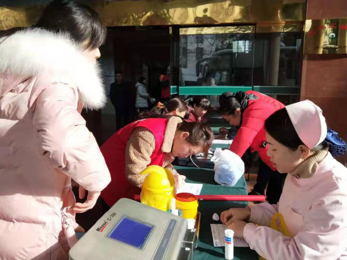 无偿献血，用爱心为生命加油——贺家土街道工会积级参与无偿献血活动