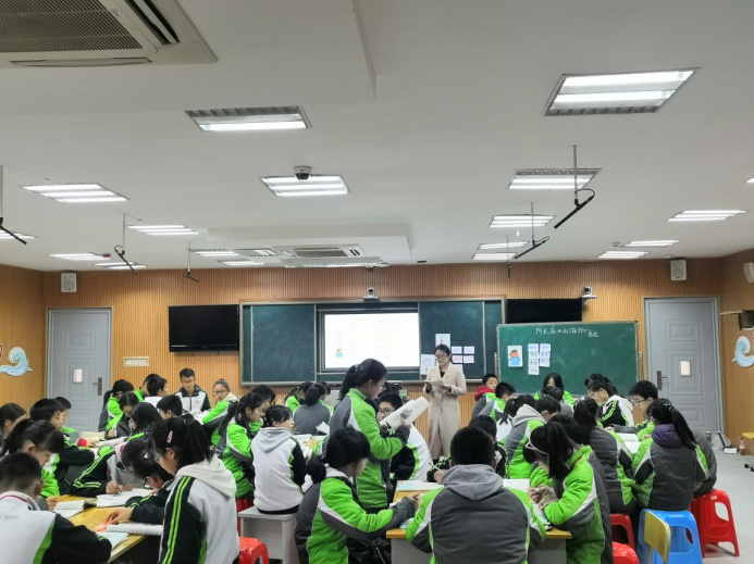 精心构建课堂存异曲，协力打造高效课堂求同工 ——“四方共赢盟校——集体备课 同课异构”课例研讨活动取得圆满成功