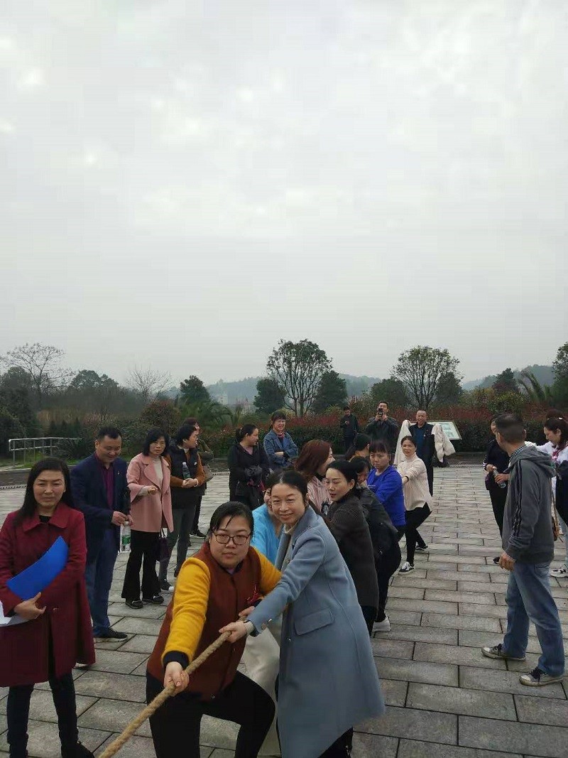 追忆革命先烈  展市政女性风采