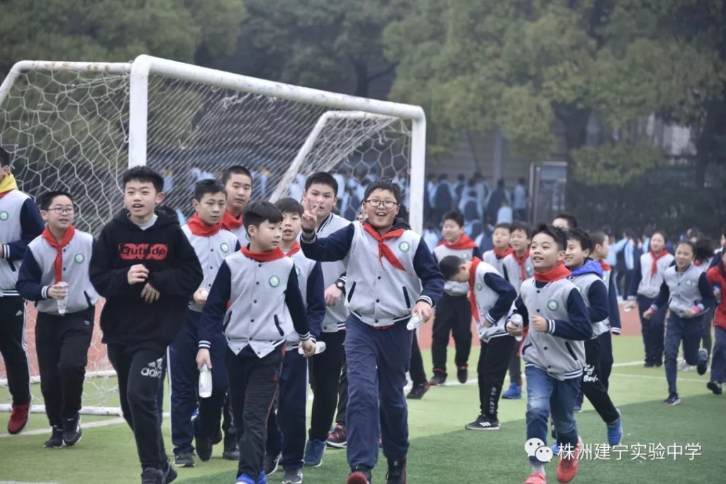 白鹤入建宁，未来可期 ——白鹤小学毕业班来建宁实验中学体验中学生活