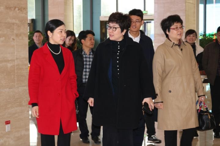株洲市委常委、副市长左琳一行 莅临湖南股交所株洲分所调研考察