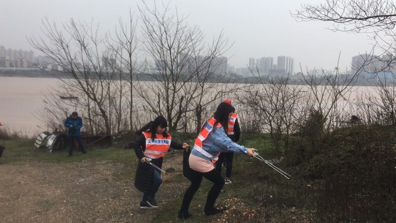 守护青山绿水，共建美好家园