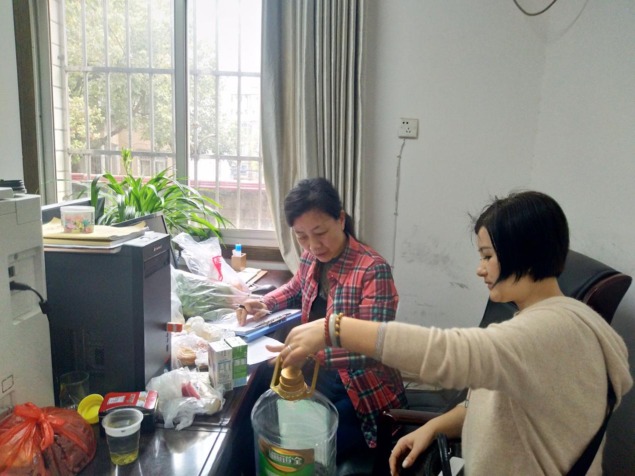 不定期给食品做“体检”，让大家心里都放心！