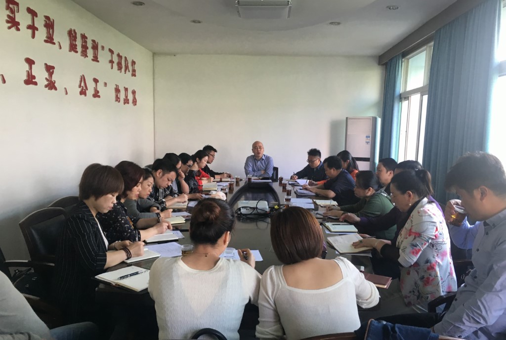 月塘街道：全民动员 再掀扫黑除恶宣传热潮