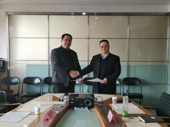 株洲市人民政府与职业经理研究中心签署战略合作框架协议