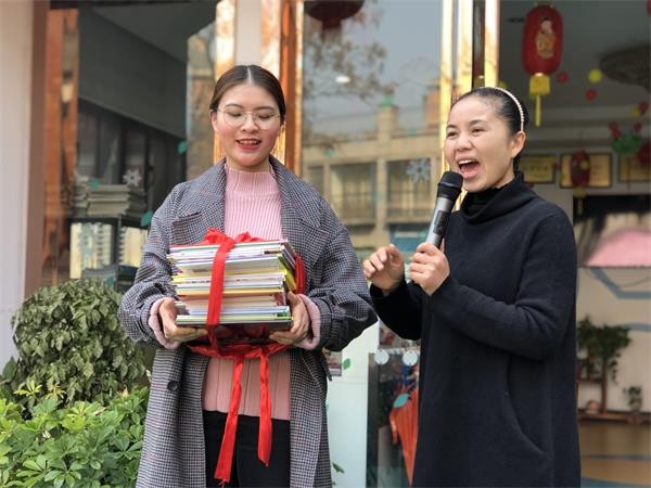 “温情四月 书香火炬” ——记火炬幼儿园“读书节”活动