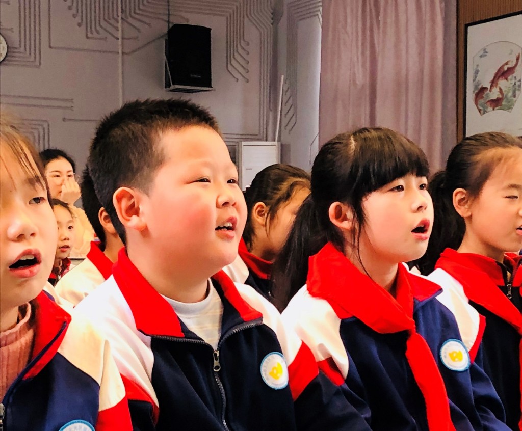 看80后学科带头人 课堂如何上出“陈醋味儿” ——滨江小学学科带头人的音乐研讨课