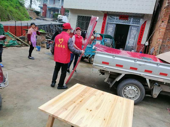 县残联心系贫困户送温暖暖人心