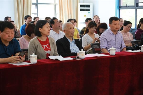 参观与交流 融合与推进 ——火炬幼儿园开展国医启蒙交流活动