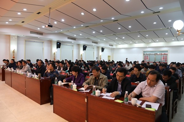 县委书记康月林讲党课：树牢“四个意识”坚决做到“两个维护”进一步加强党的政治建设