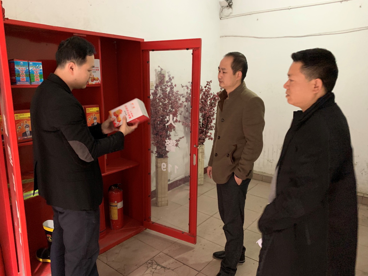 建宁街道对李家坪安全生产工作进行巡查