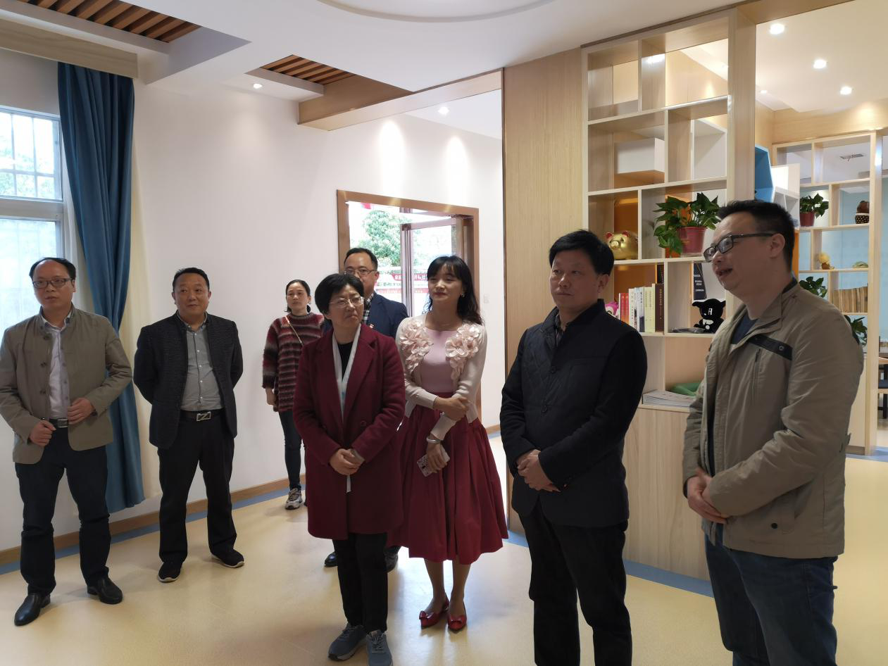 市委副秘书长一行到宋家桥街道调研指导志愿者工作