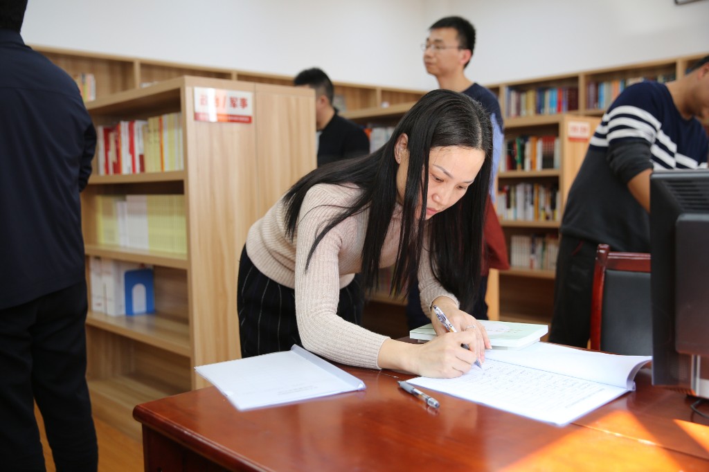 文明人社同沐书香——株洲市人社局创建“书香机关”侧记
