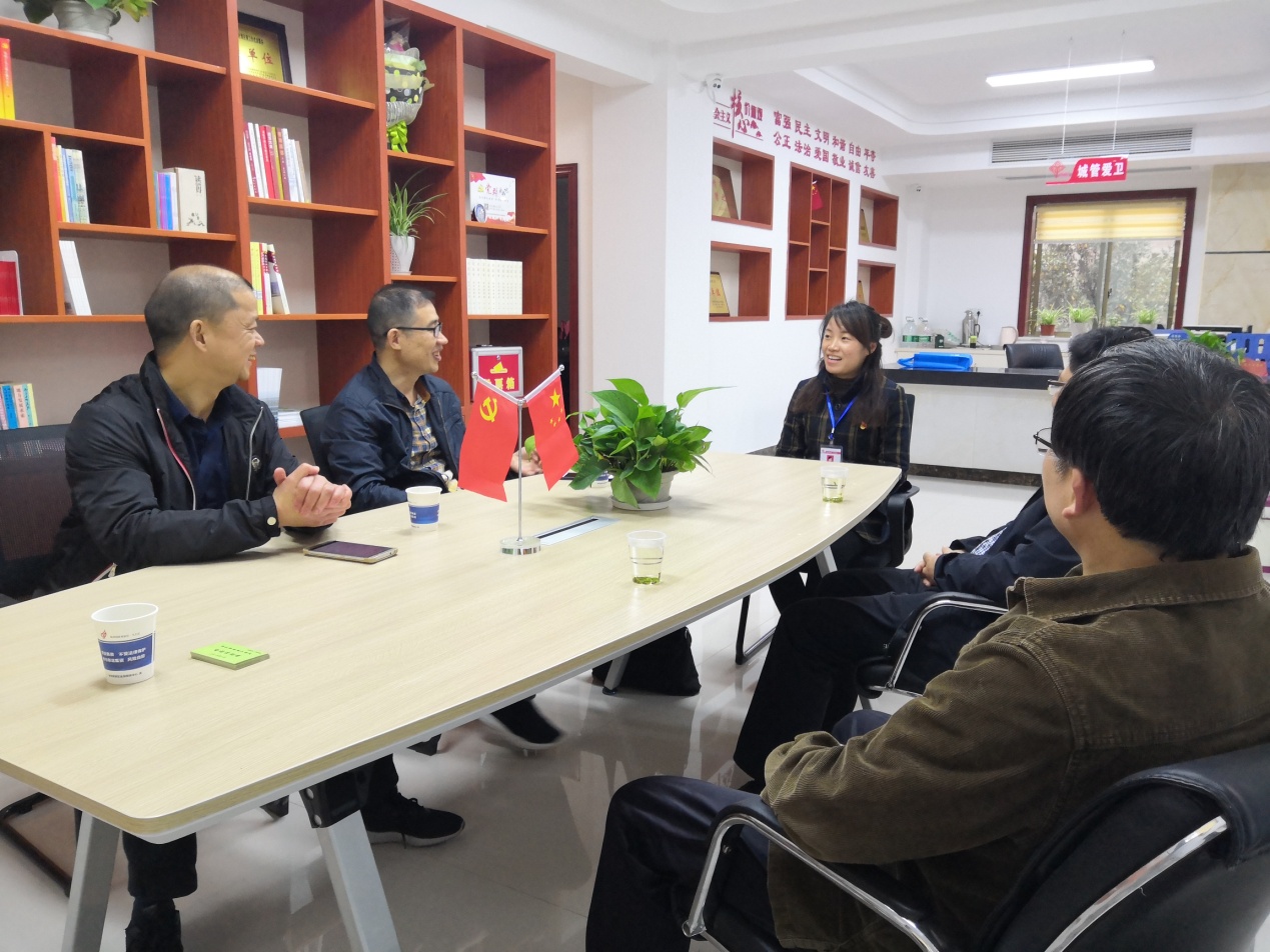 区应急管理局积极开展综治民调和扫黑除恶工作