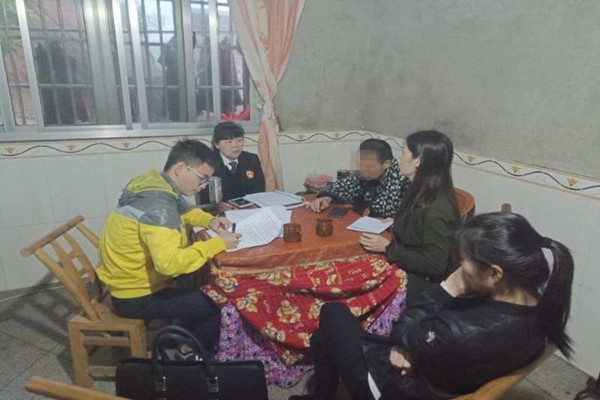 巡回审判进乡村 暖心调解化积怨