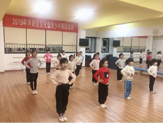 区文化馆开展青少年舞蹈免费培训