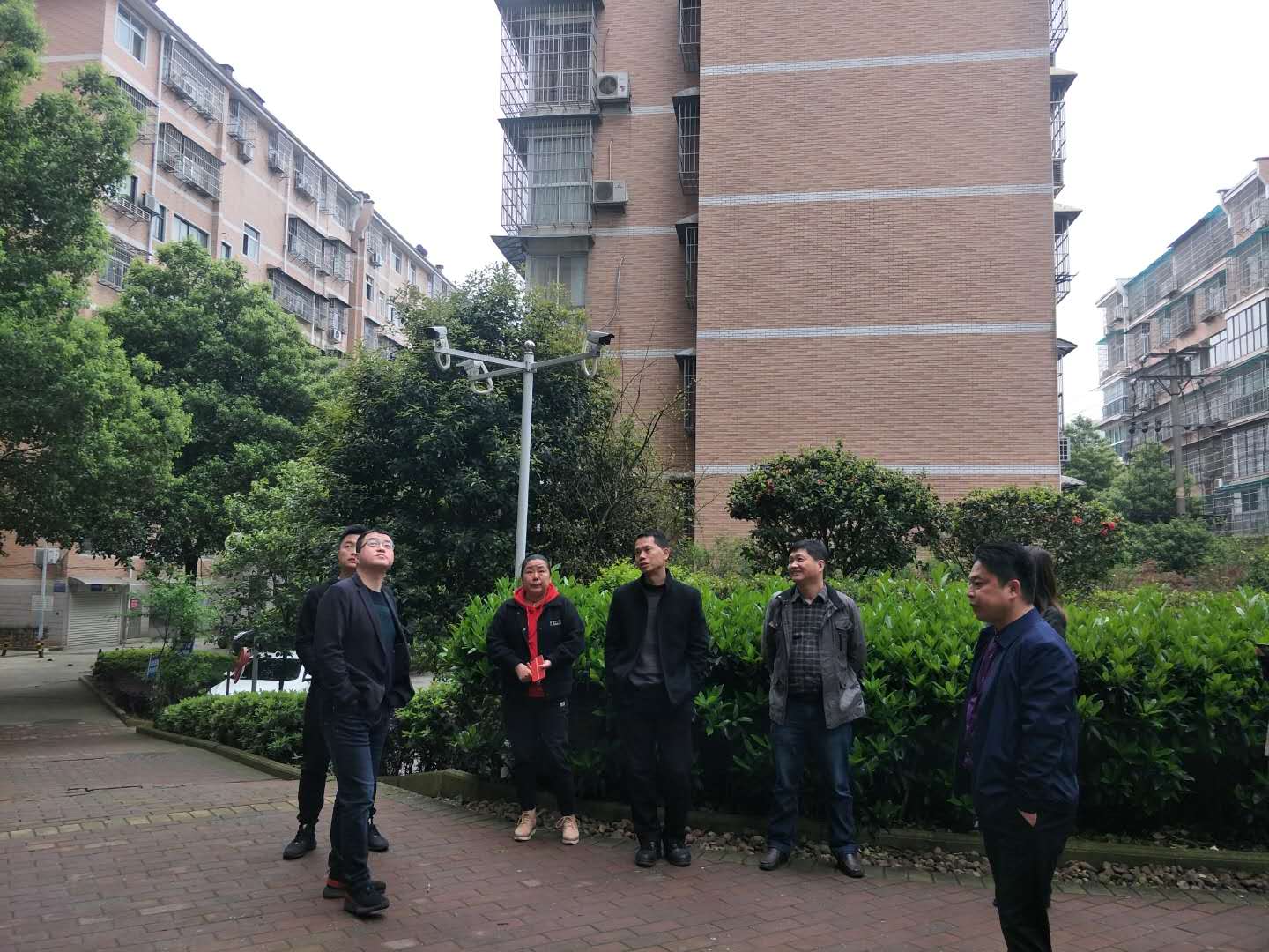 区应急管理局带队核查安全隐患