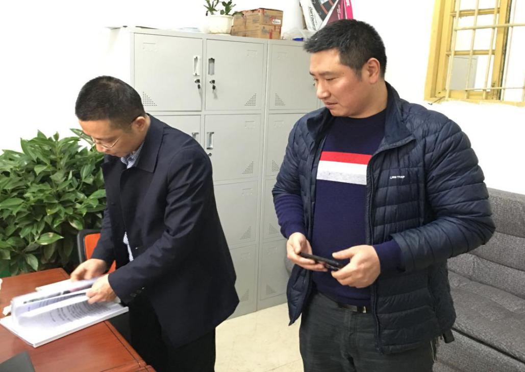 淦田镇梓湖小学迎区人环办检查