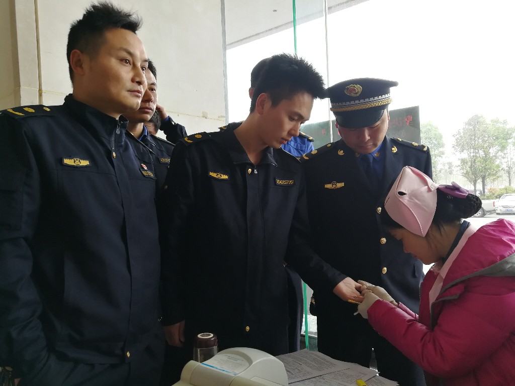 攸县城管局开展无偿献血活动