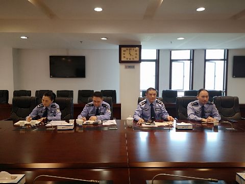 傅晓峰同志为湖南公安服务平台“推广达人”颁发证书