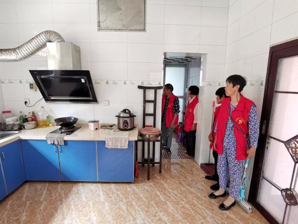 开展环境卫生大评比活动 掀起人居环境整治热潮
