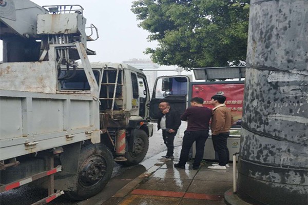 攸县法院：冒雨执行 高效为民