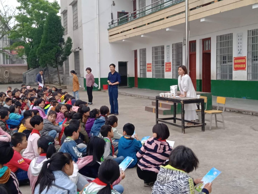 【谭桥街道】“法律知识我知道，我是遵纪守法好公民”法制讲座简讯