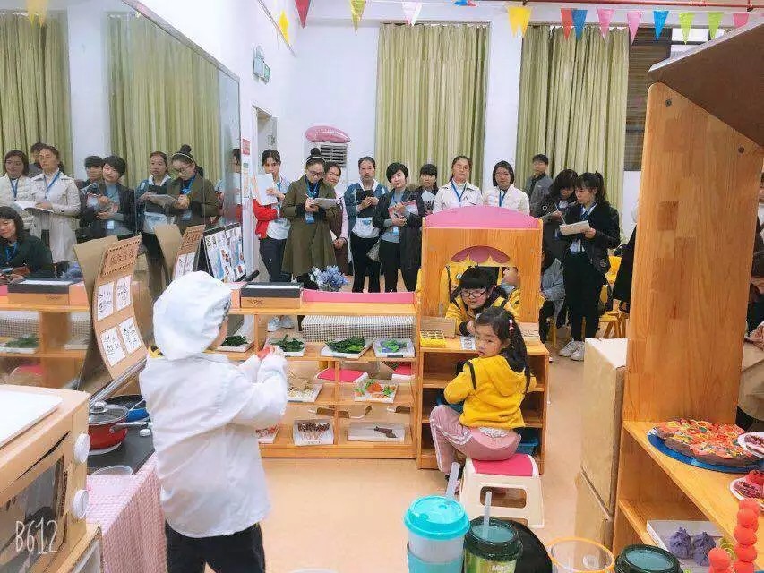 走进角色游戏，感受教研智慧 ——新马中心幼儿园承办区级教研活动