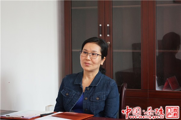 江小忠深入严塘镇接访基层党员