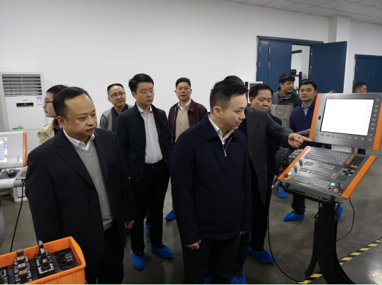 何朝晖副市长赴株洲华锐精密工具股份有限公司调研