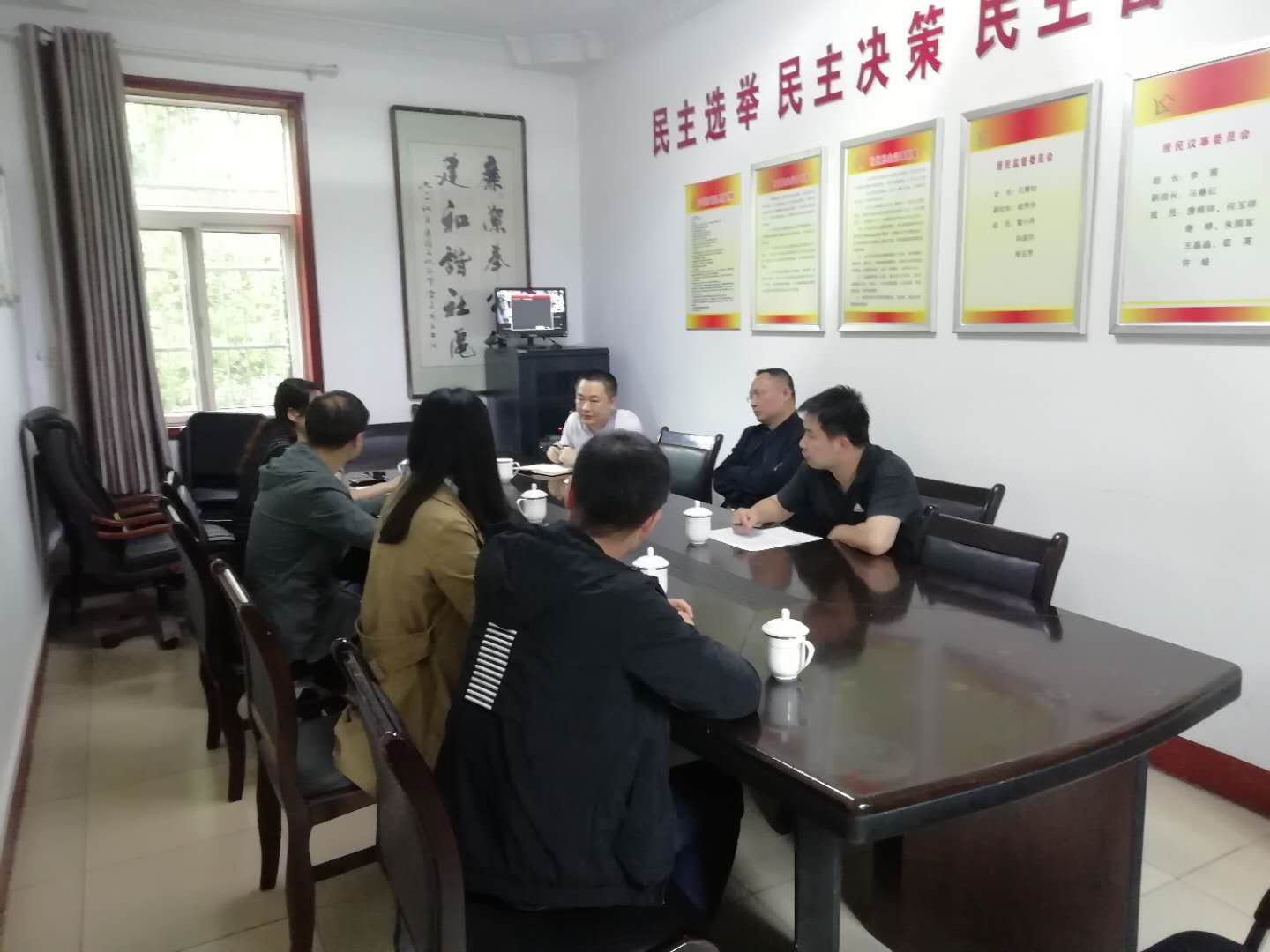 区委宣传部一行到六〇一社区开展“学习强国”app使用调研工作