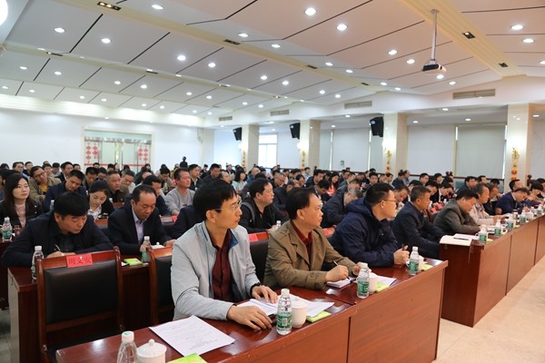 县委书记康月林讲党课：树牢“四个意识”坚决做到“两个维护”进一步加强党的政治建设