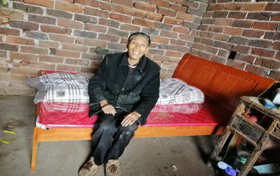 县残联心系贫困户送温暖暖人心