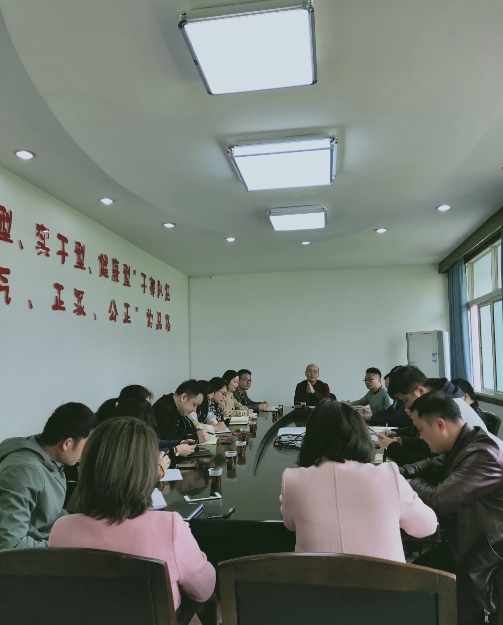月塘街道：召开“碰头会” 高效推进工作