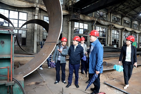 【深入推进“产业项目建设年”活动和“温暖企业”行动】康月林：温暖企业的成效就是看帮企业解决了多少问题