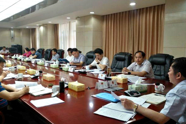 县人民政府第36次常务会议召开