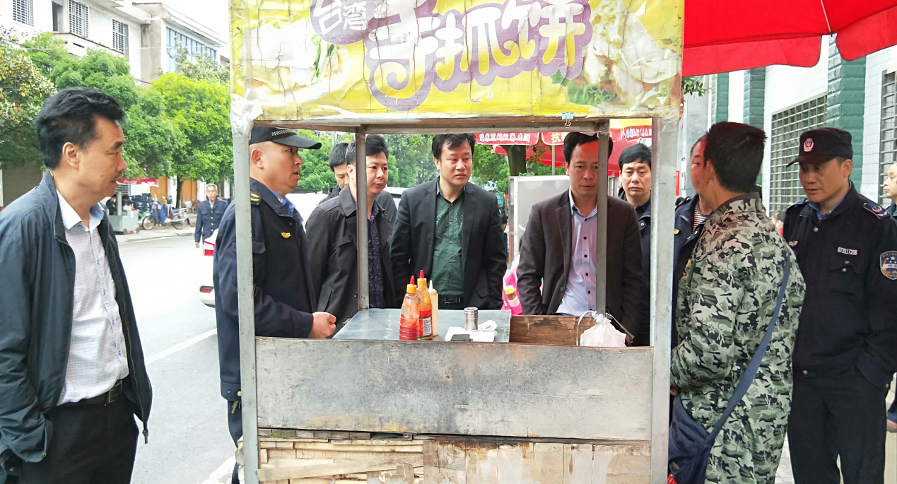 攸县网岭市场监督管理所开展校园周边食品流动摊贩专项整治