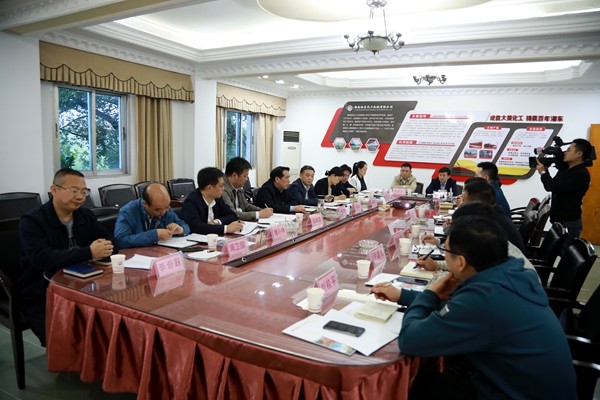 【深入推进“产业项目建设年”活动和“温暖企业”行动】康月林：温暖企业的成效就是看帮企业解决了多少问题