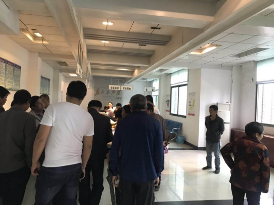 黄丰桥镇民政办协助县残联集中办理残疾人证