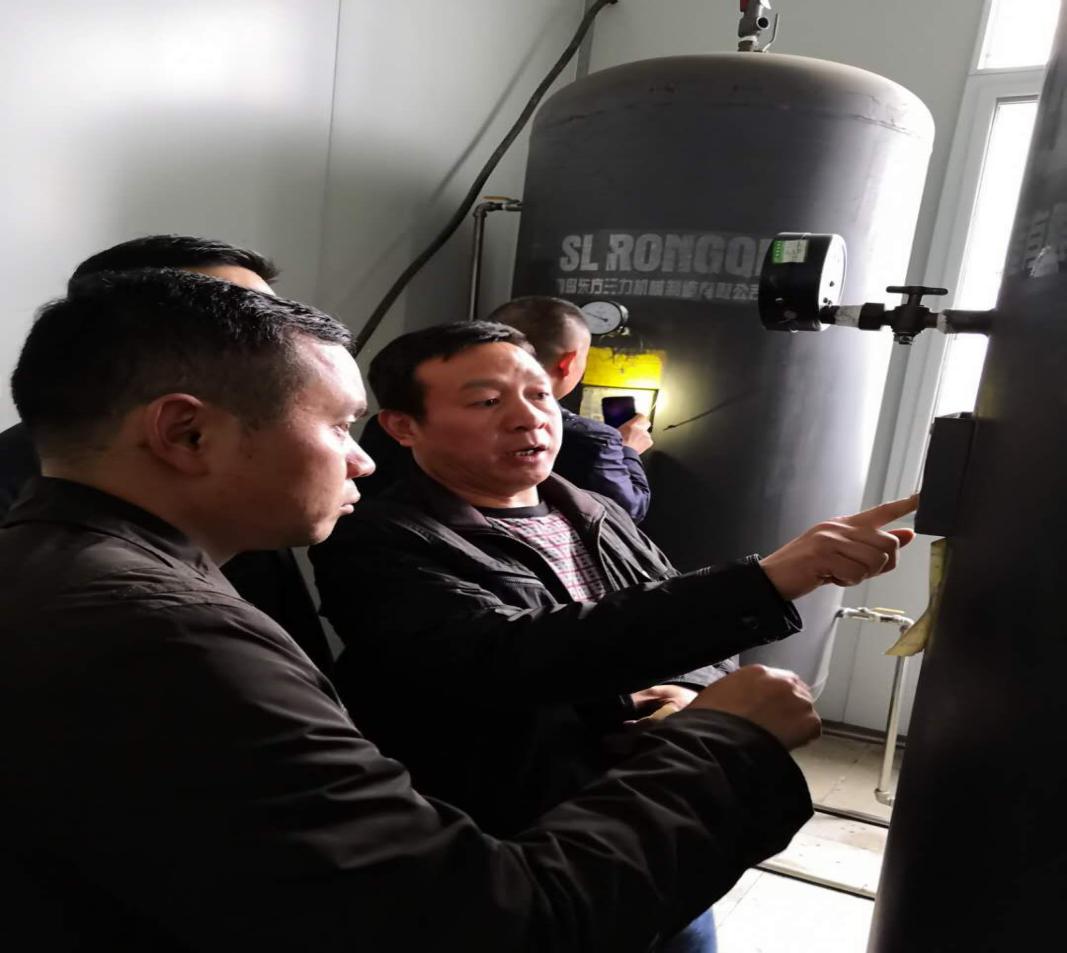 联星（大市场）市场监管所  开展特种设备安全生产检查