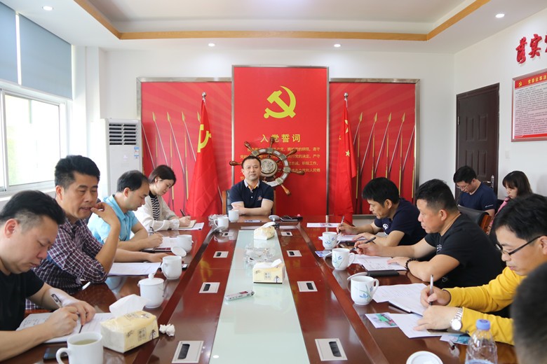 荷塘区开展农村人居环境整治集中清理陈年垃圾行动