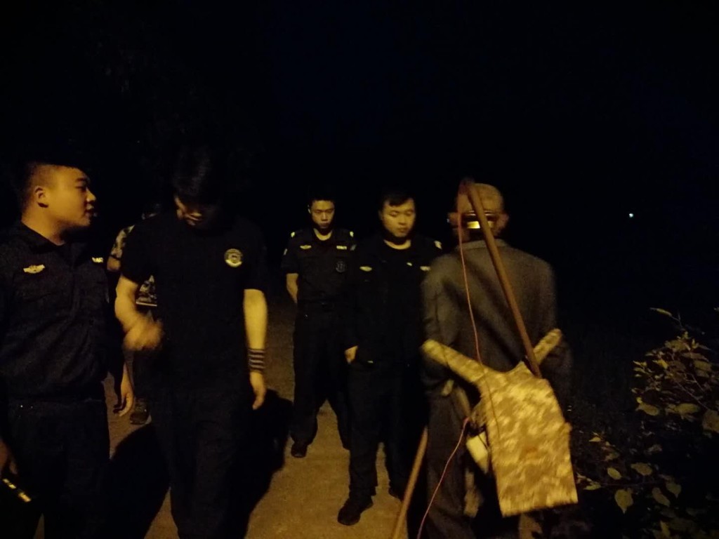 黄丰桥镇开展打击非法电鱼突击行动