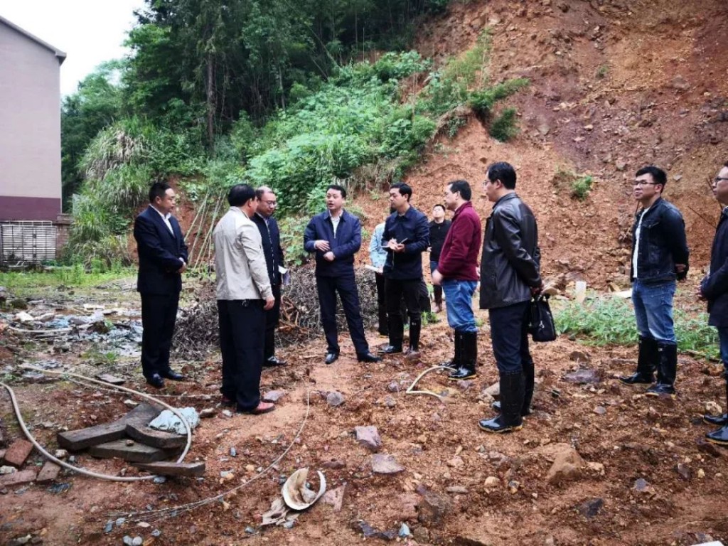 曾毅鹏现场调研沩山镇地质灾害险情应急处置（图）
