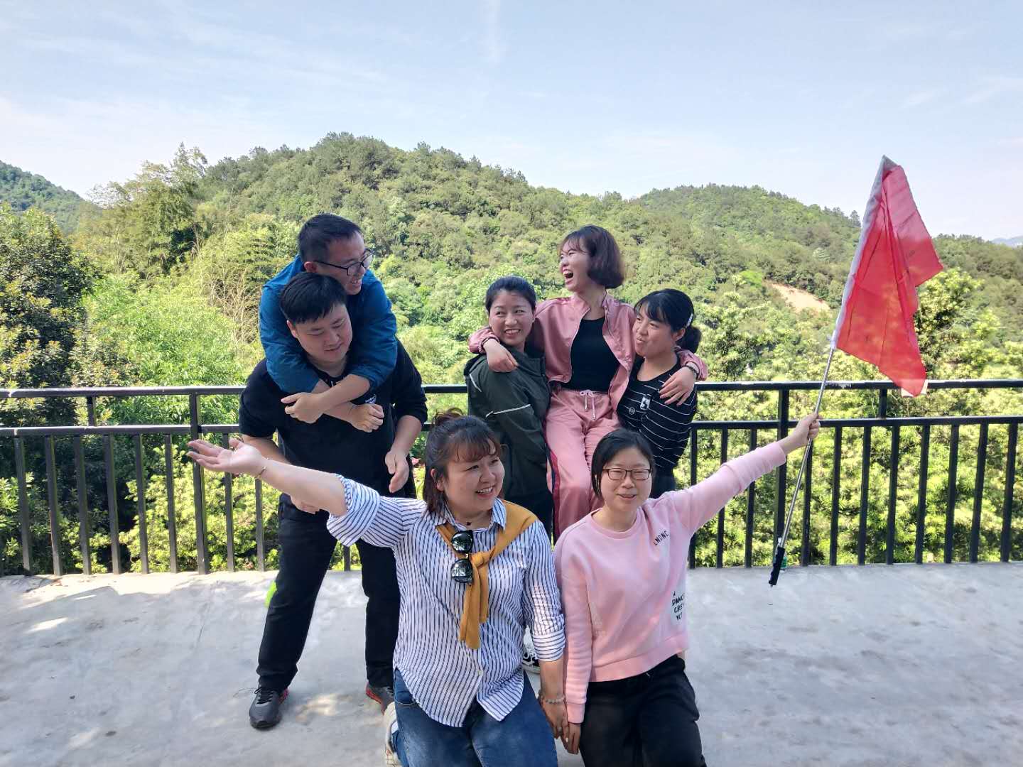 我们是五月的花海
